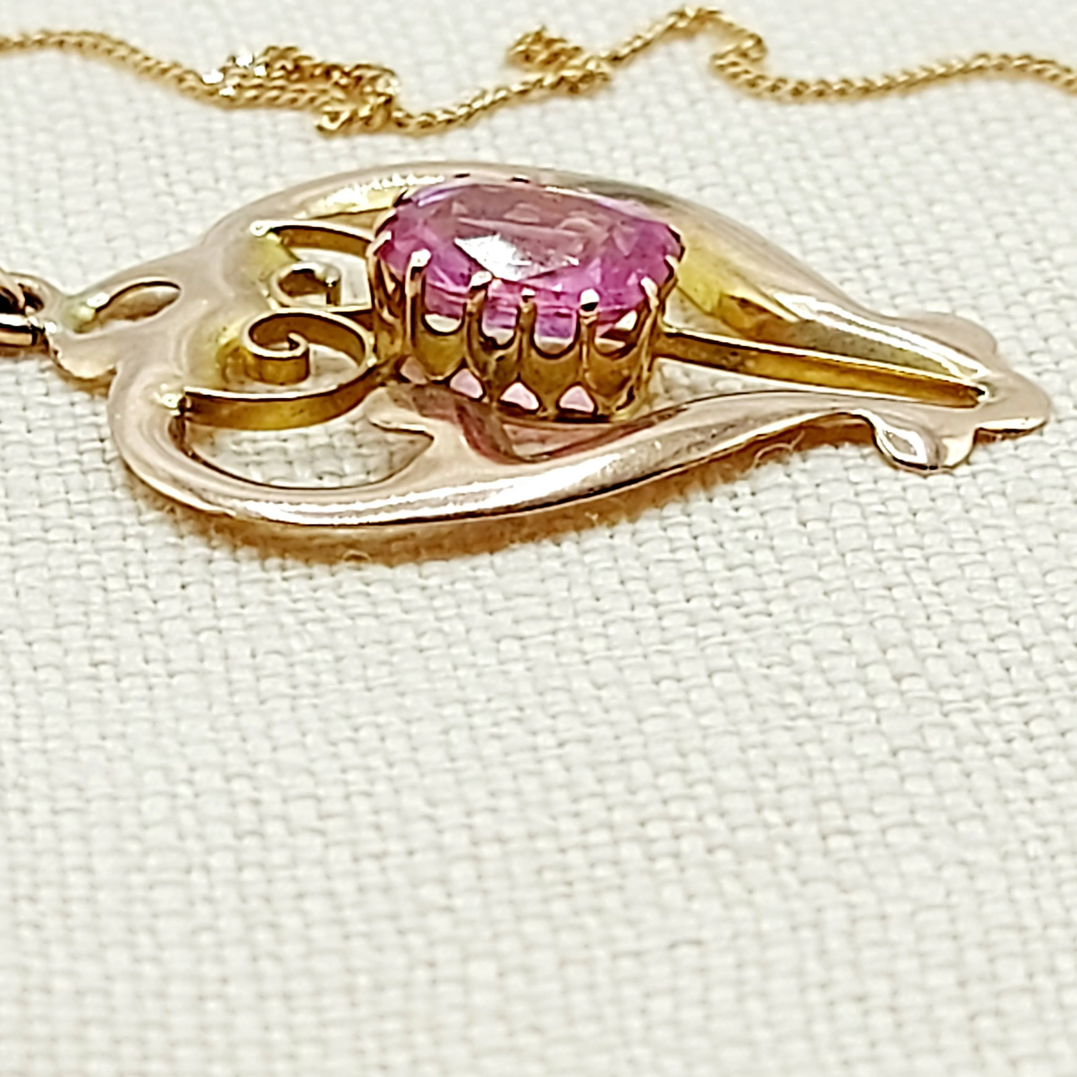 9ct Gold & Pink Tourmaline Pendant & Chain