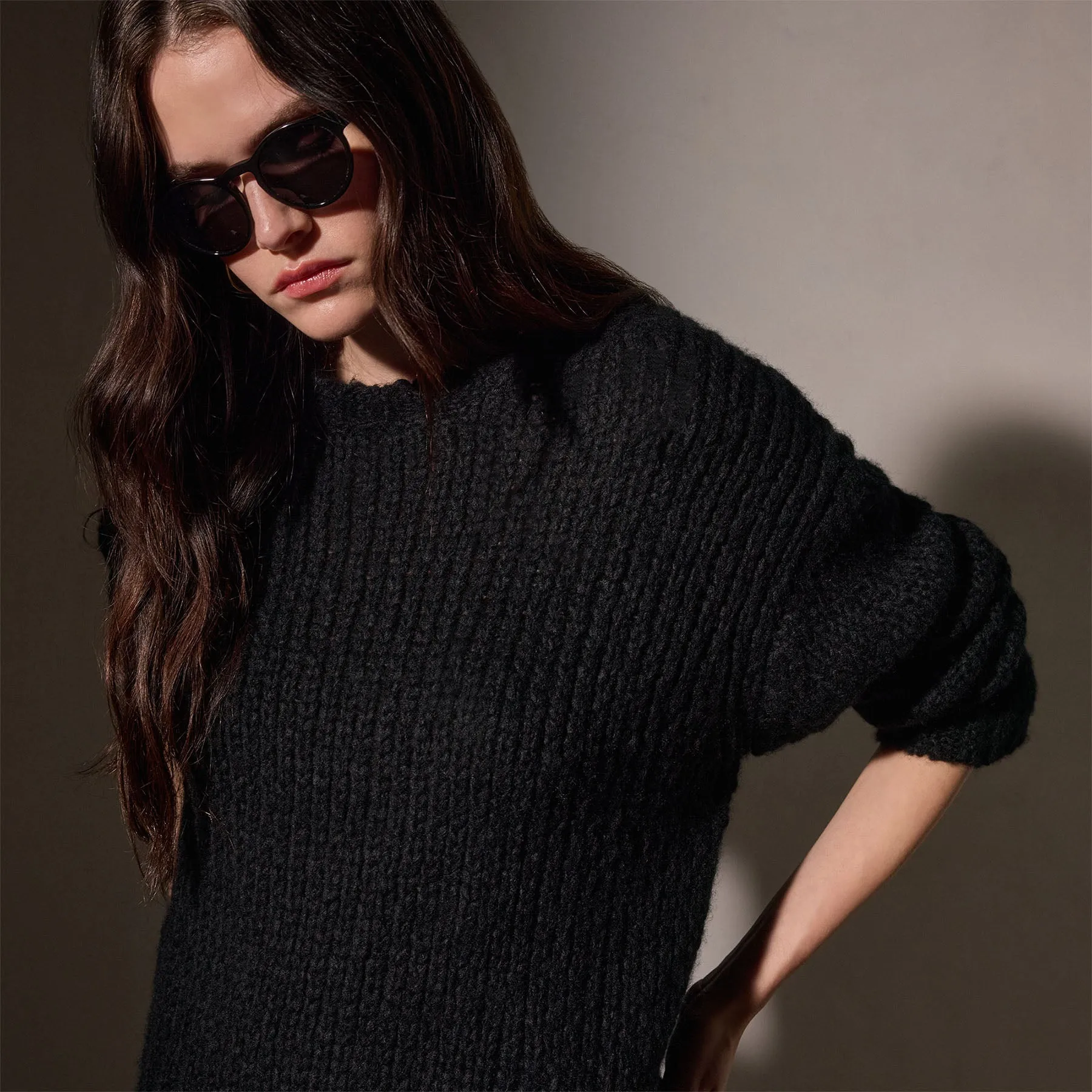 Cashmere Blend Knit Crew - Black