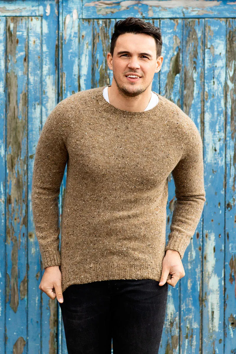 Mens Seamless Saddle Shoulder Donegal Jumper - Sand