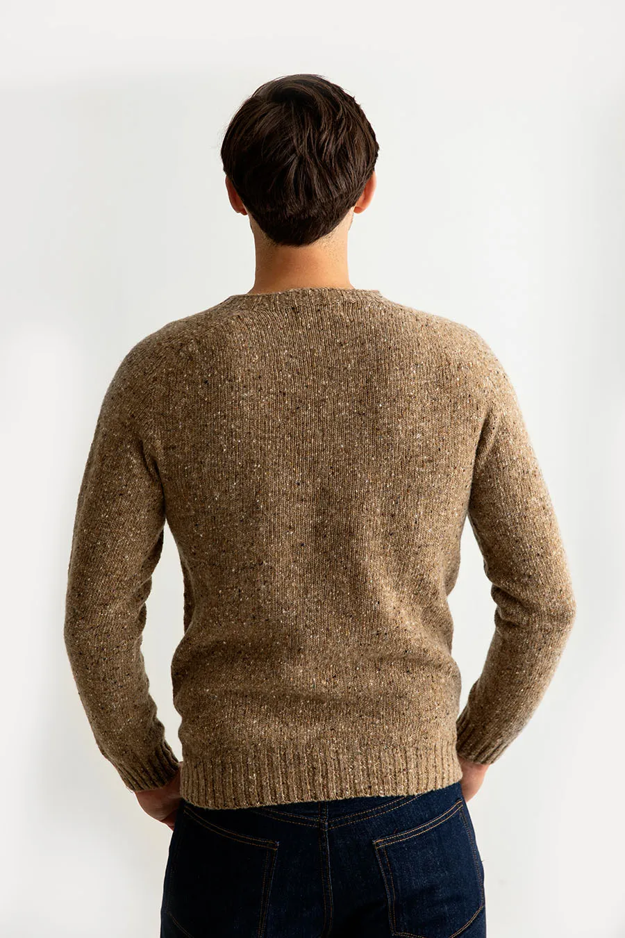 Mens Seamless Saddle Shoulder Donegal Jumper - Sand