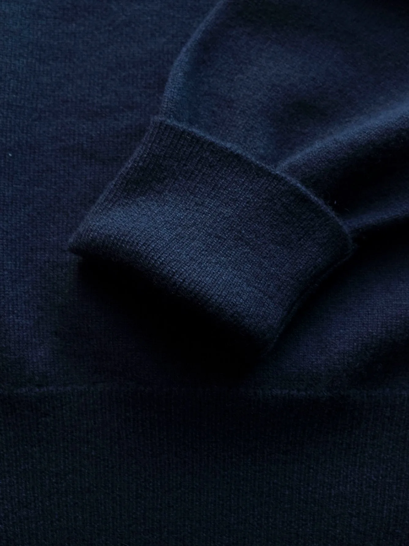 Pullman Cashmere Vee Neck 1 ply