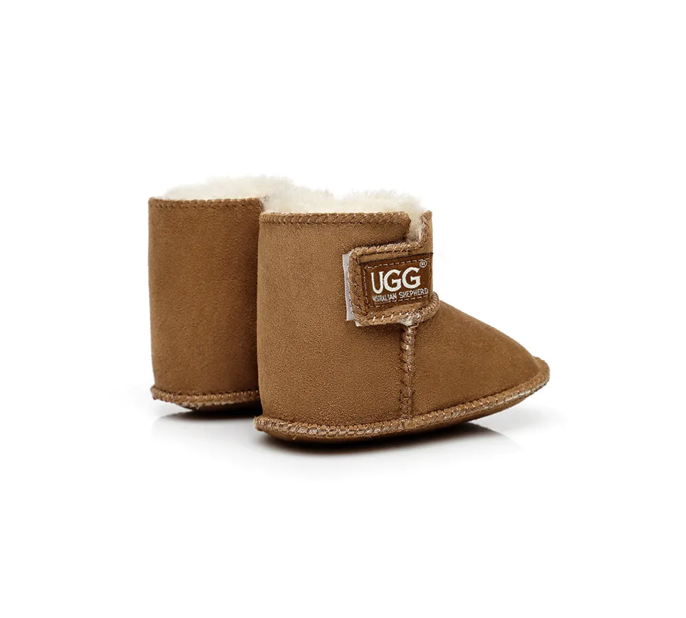 UGG Baby Gift Pack Erin Bootie with Pom Pom Beanie