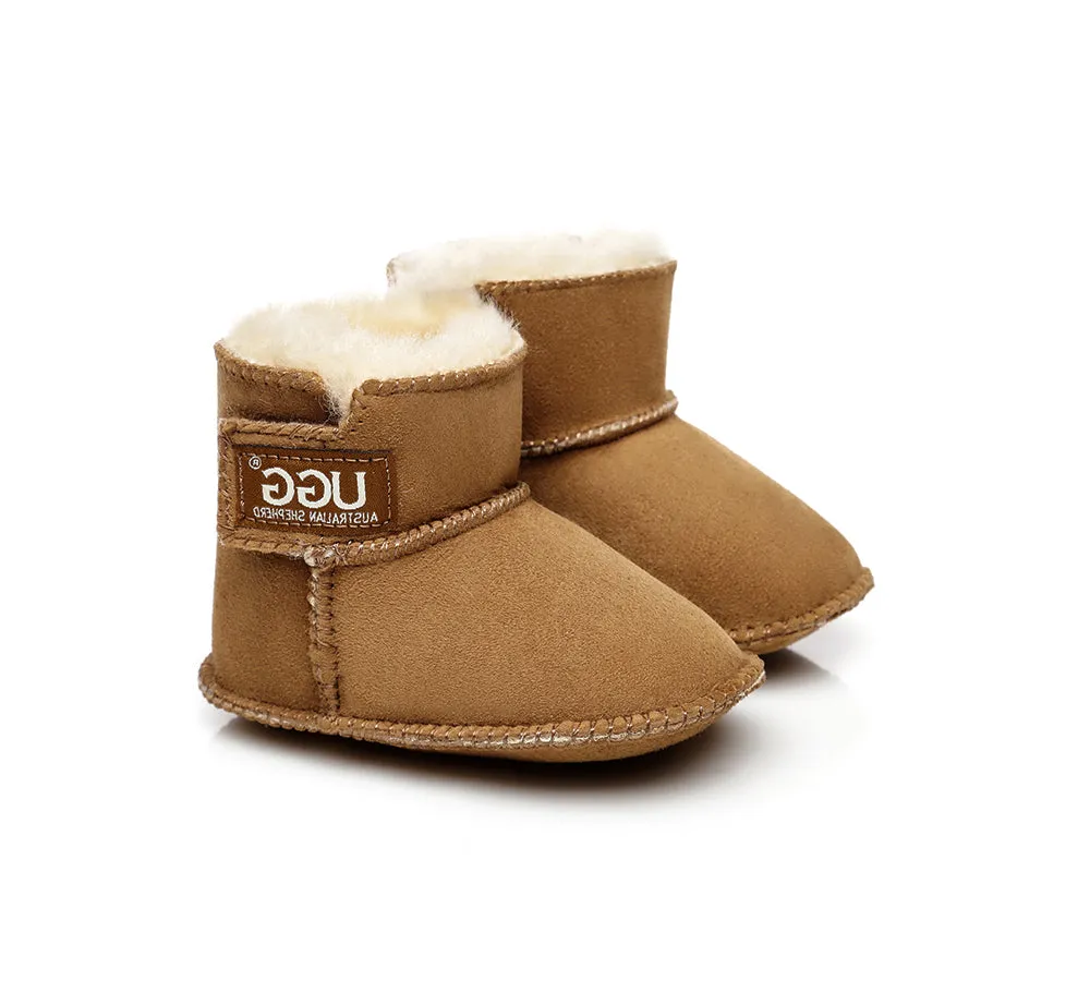 UGG Baby Gift Pack Erin Bootie with Pom Pom Beanie